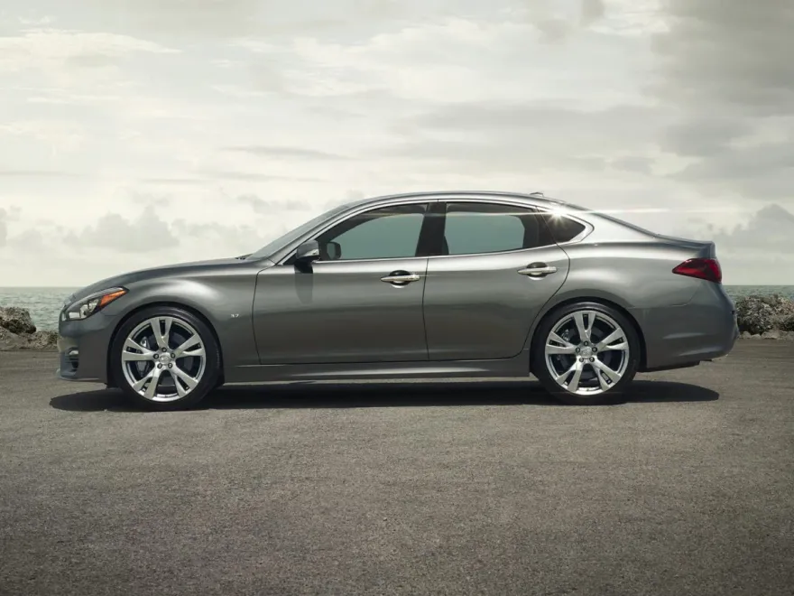 2015 Infiniti Q70 3.7 photo 1