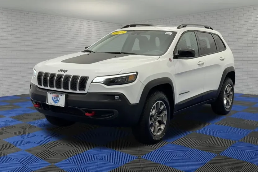 2022 Jeep Cherokee Trailhawk photo 1