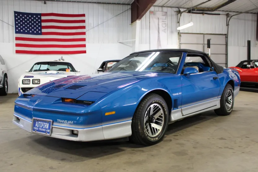 1985 Pontiac Firebird photo 1