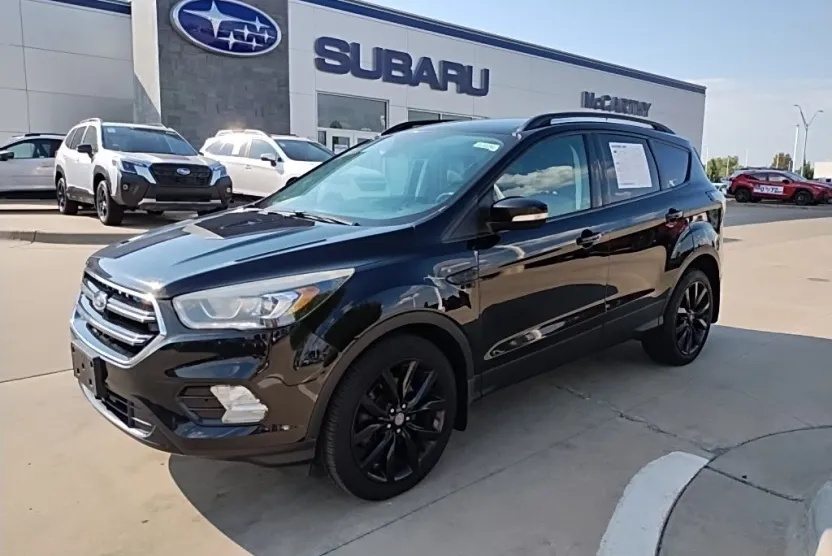 2017 Ford Escape Titanium photo 1