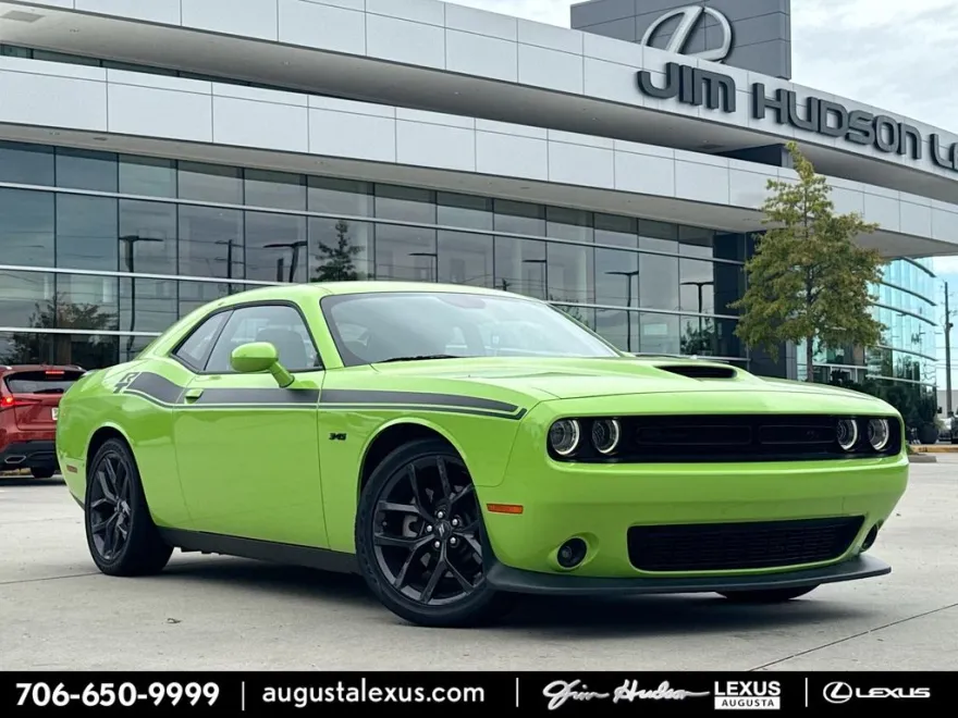 2023 Dodge Challenger R/T photo 1