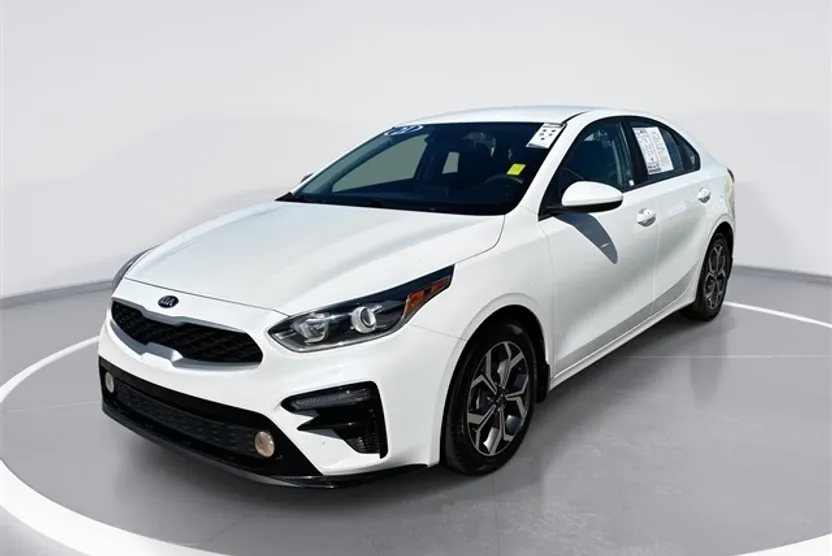 2021 Kia Forte LXS photo 1