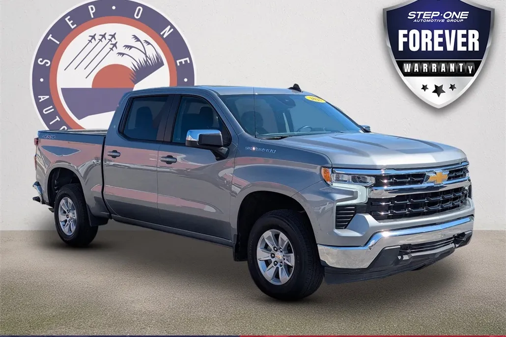 2025 Chevrolet Silverado 1500 LT photo 1