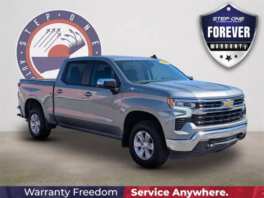 2025 Chevrolet Silverado 1500 LT photo 1