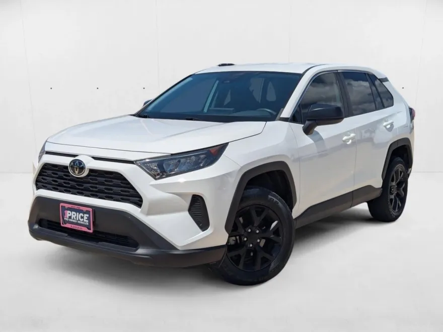2022 Toyota RAV4 LE photo 1