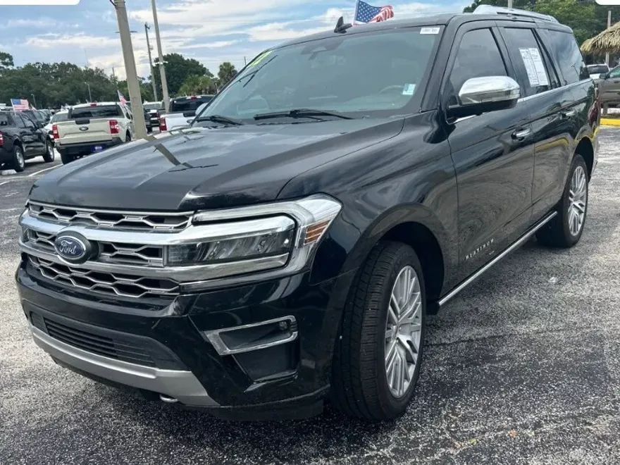2022 Ford Expedition Platinum photo 1