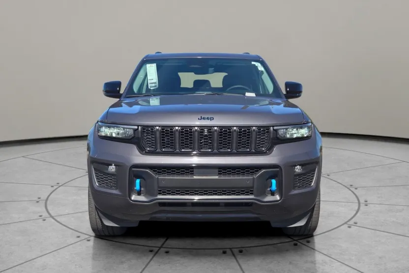 2023 Jeep Cherokee 4xe photo 1