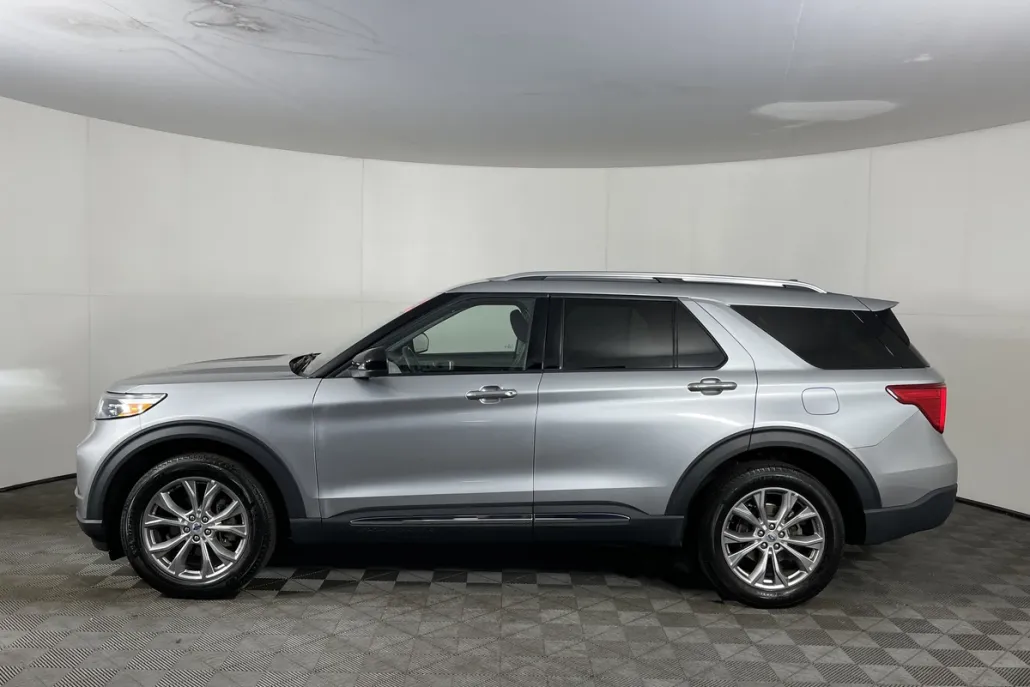 2023 Ford Explorer Limited photo 1