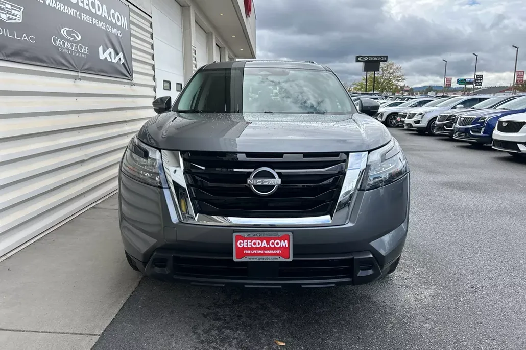 2024 Nissan Pathfinder SV photo 1
