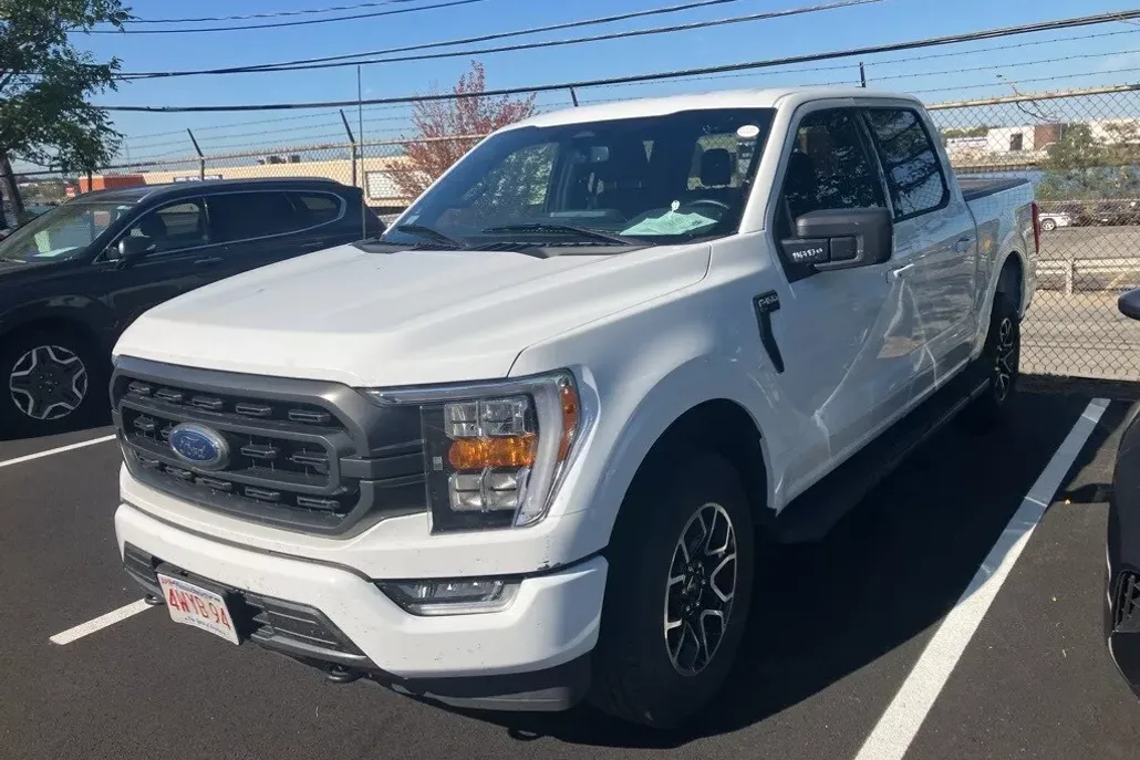2023 Ford F-150 XLT photo 1