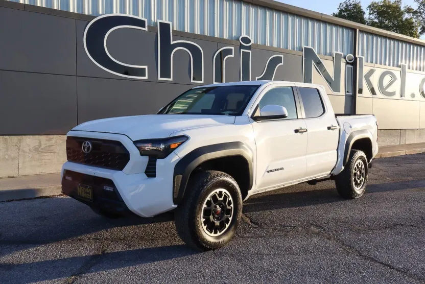 2024 Toyota Tacoma photo 1
