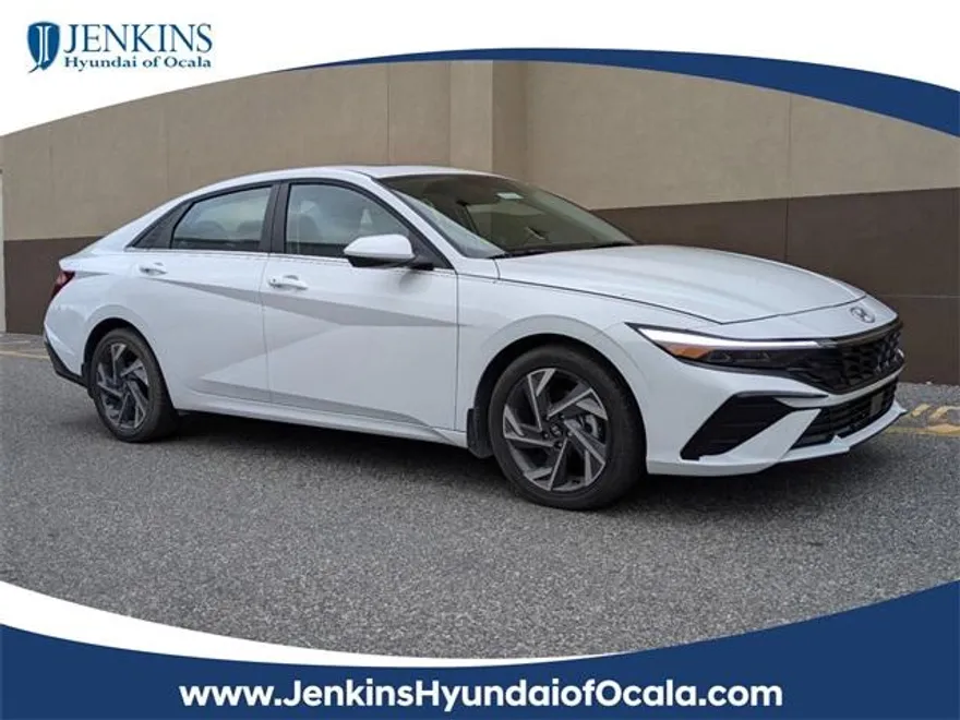 2025 Hyundai Elantra SEL Convenience photo 1