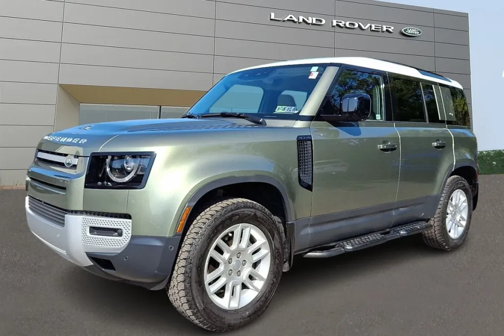2024 Land Rover Defender 110 photo 1