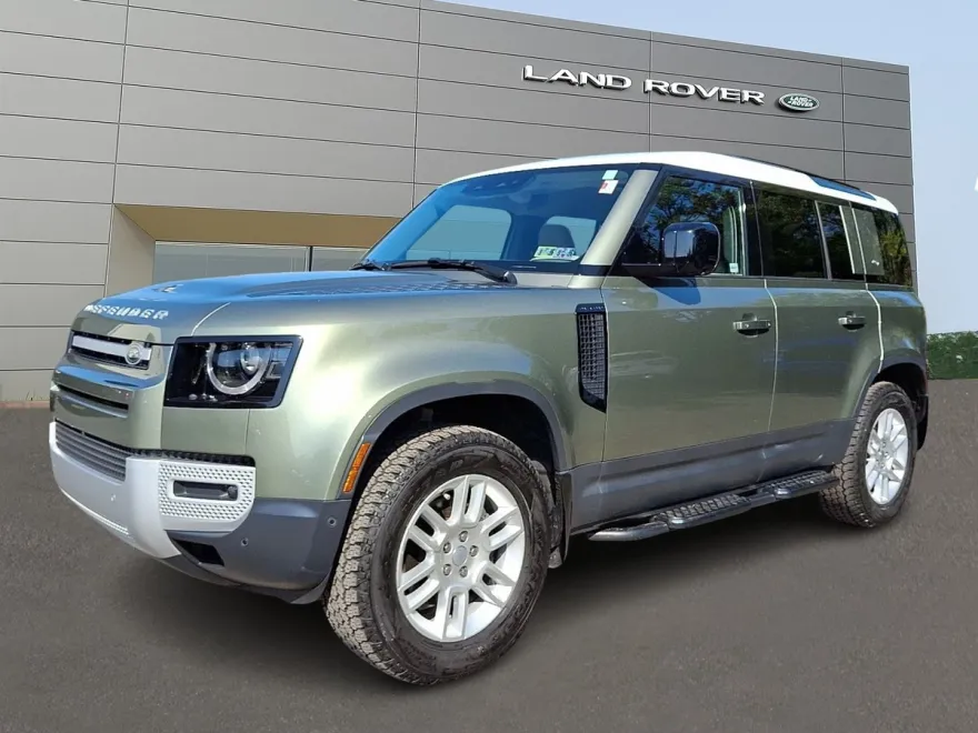 2024 Land Rover Defender 110 photo 1
