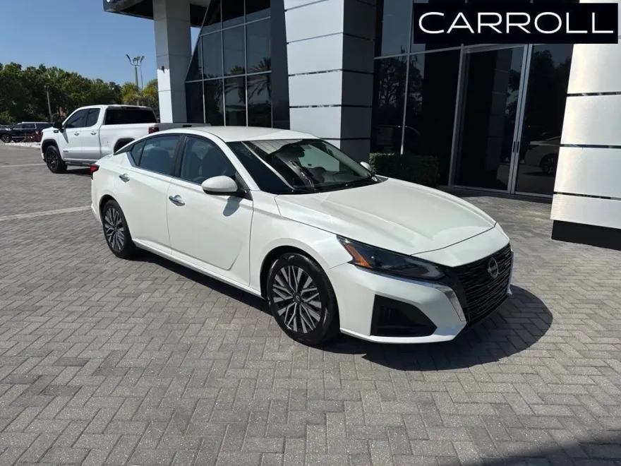 2023 Nissan Altima 2.5 SV photo 1