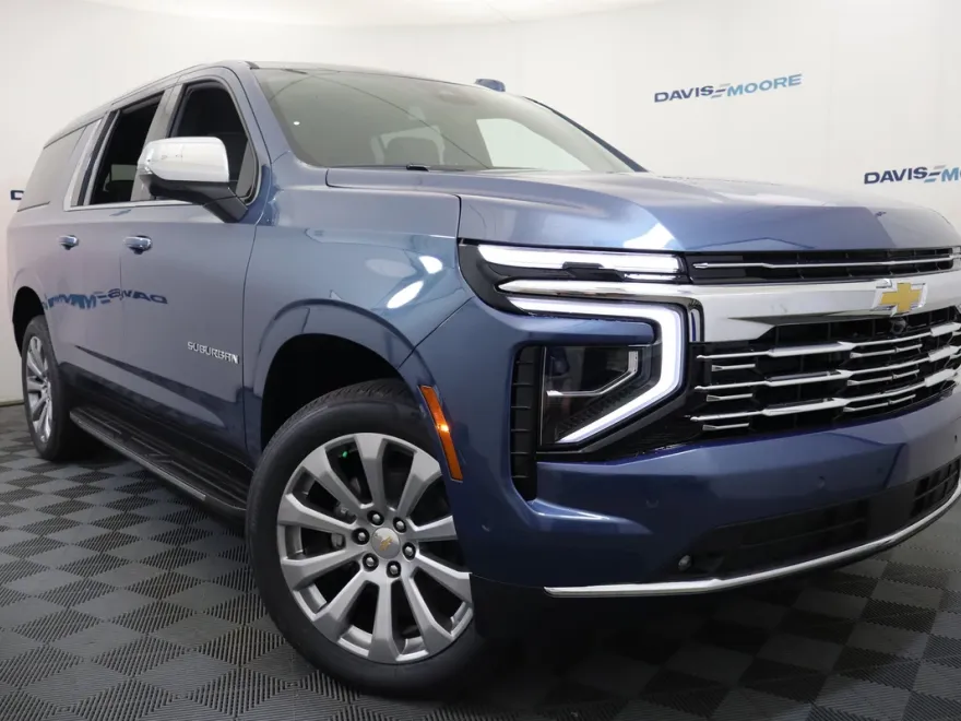 2025 Chevrolet Suburban Premier photo 1