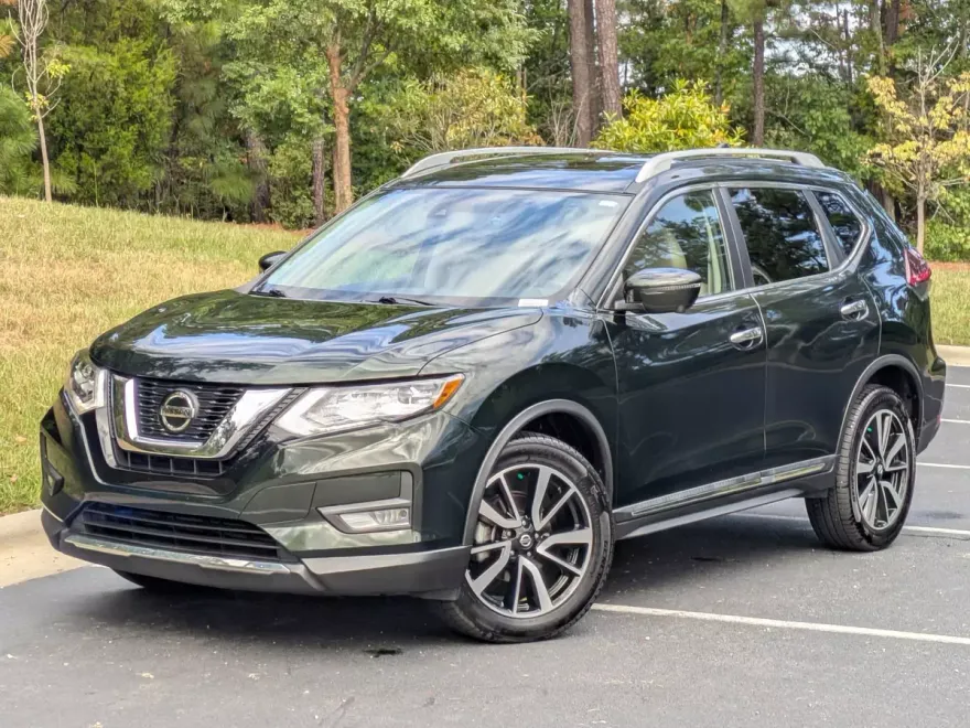 2020 Nissan Rogue SL photo 1