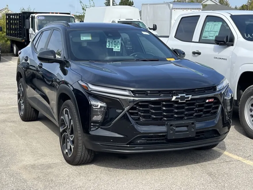 2024 Chevrolet Trax photo 1