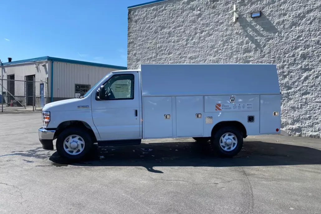 2025 Ford E-350 Base photo 1