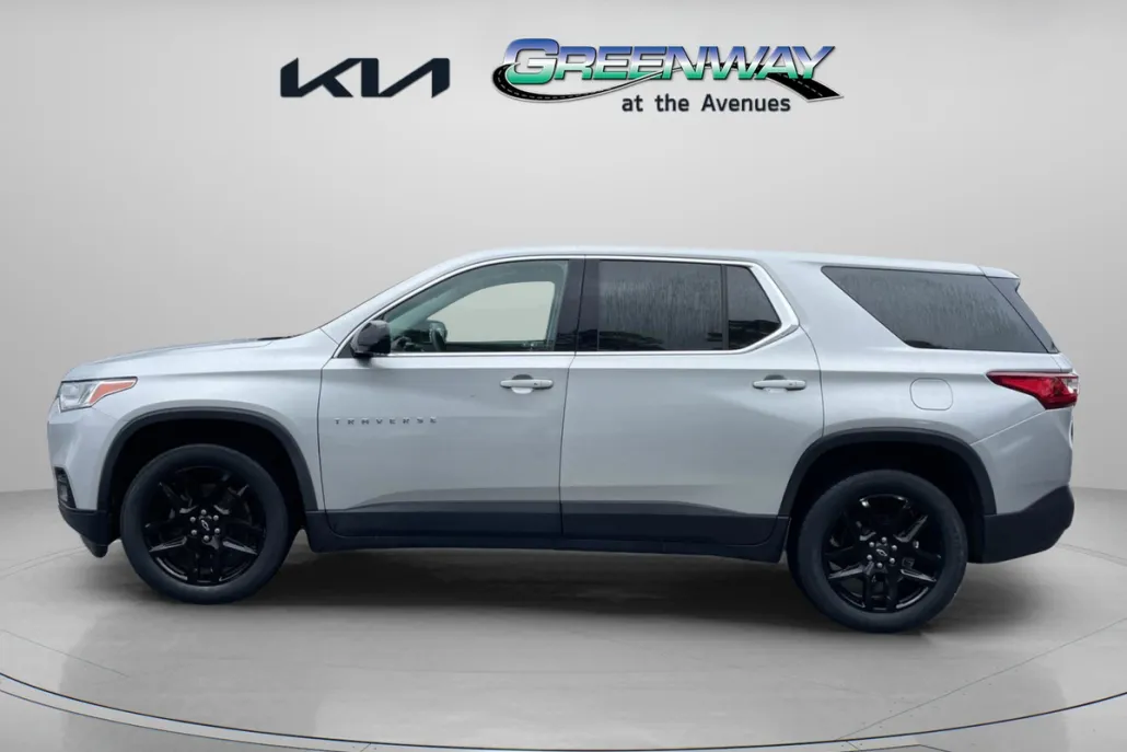 2020 Chevrolet Traverse LS photo 1