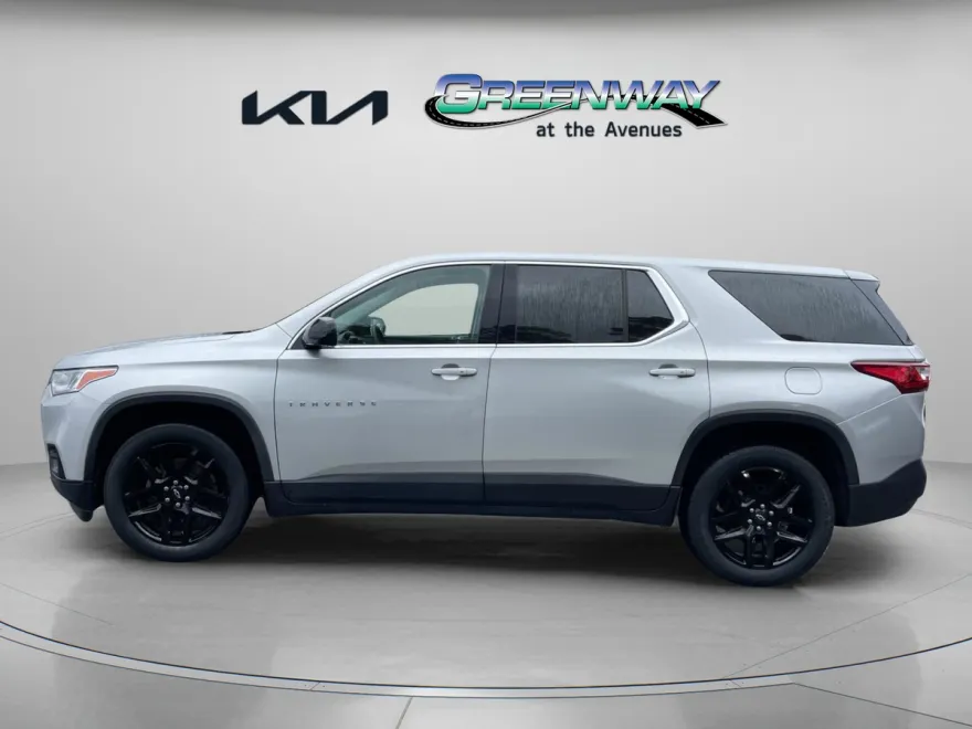 2020 Chevrolet Traverse LS photo 1