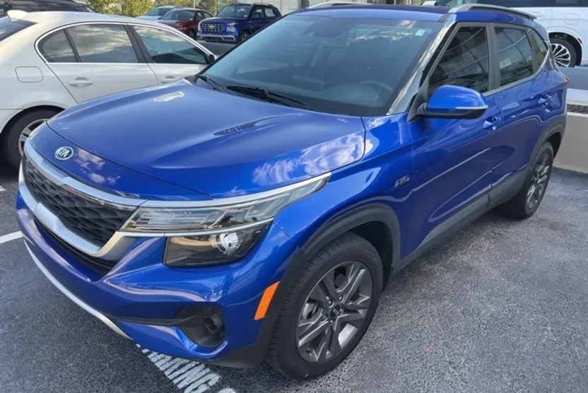 2021 Kia Seltos S photo 1