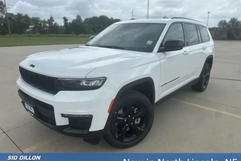 2025 Jeep Grand Cherokee Altitude X photo 1