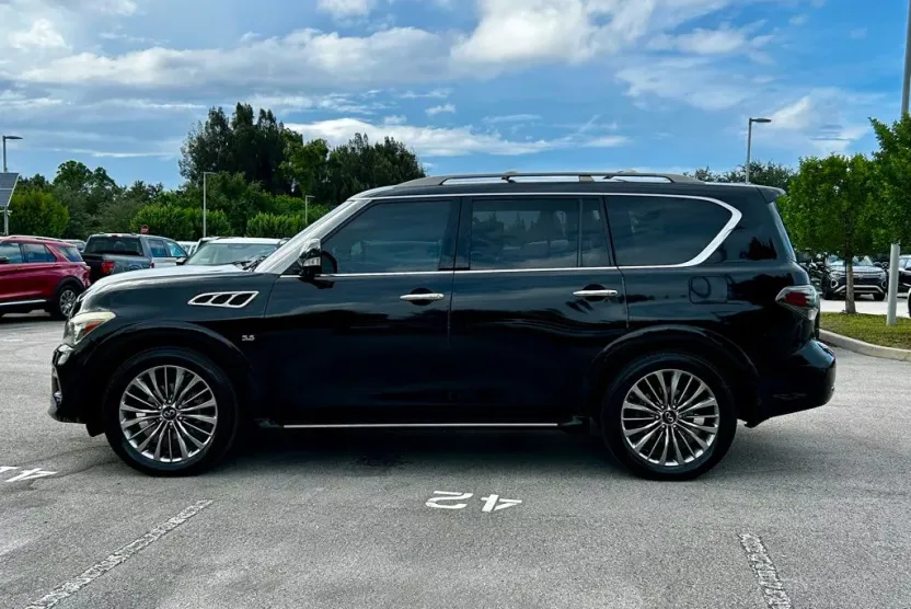 2016 Infiniti QX80 Limited photo 1
