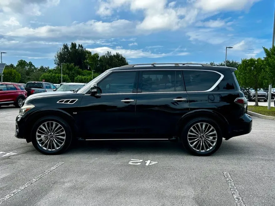 2016 Infiniti QX80 Limited photo 1