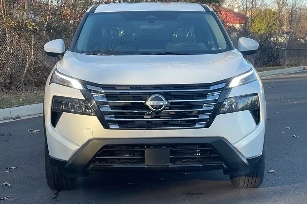 2025 Nissan Rogue AWD SV photo 1