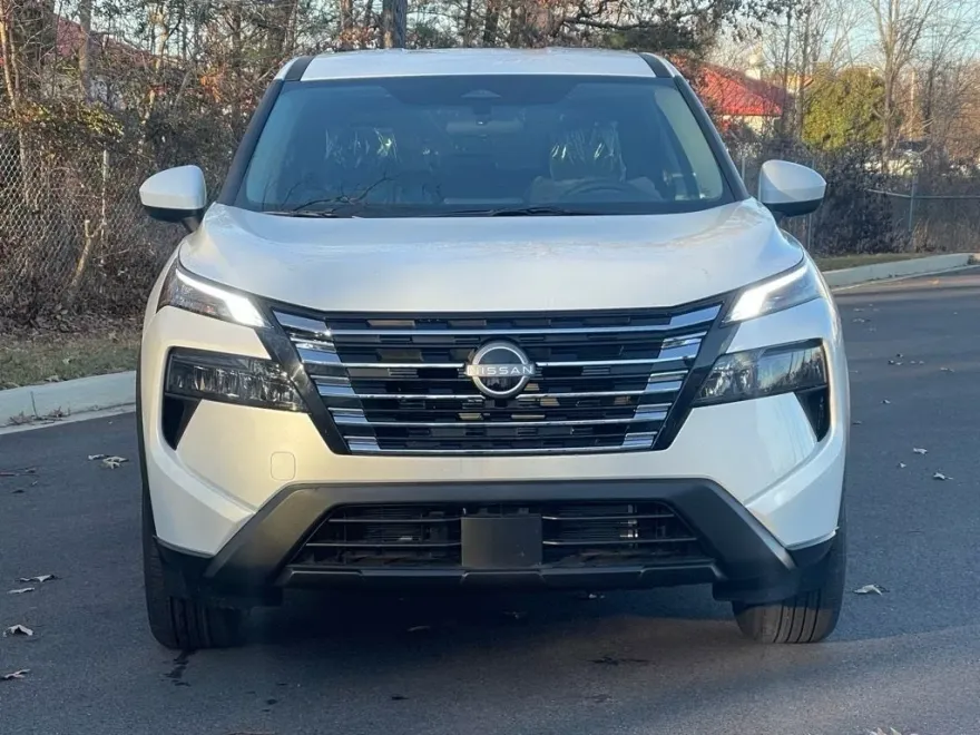 2025 Nissan Rogue AWD SV photo 1