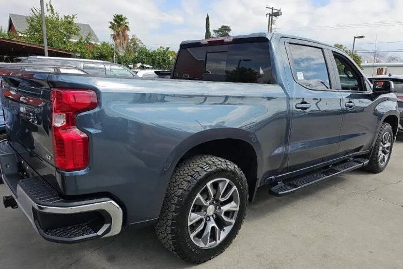 2021 Chevrolet Silverado 1500 LT photo 1