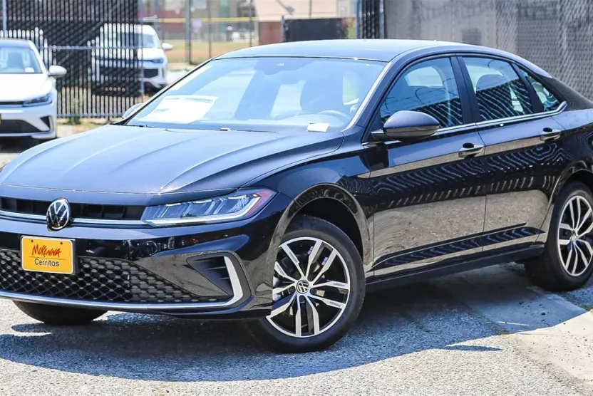 2025 Volkswagen Jetta SE photo 1