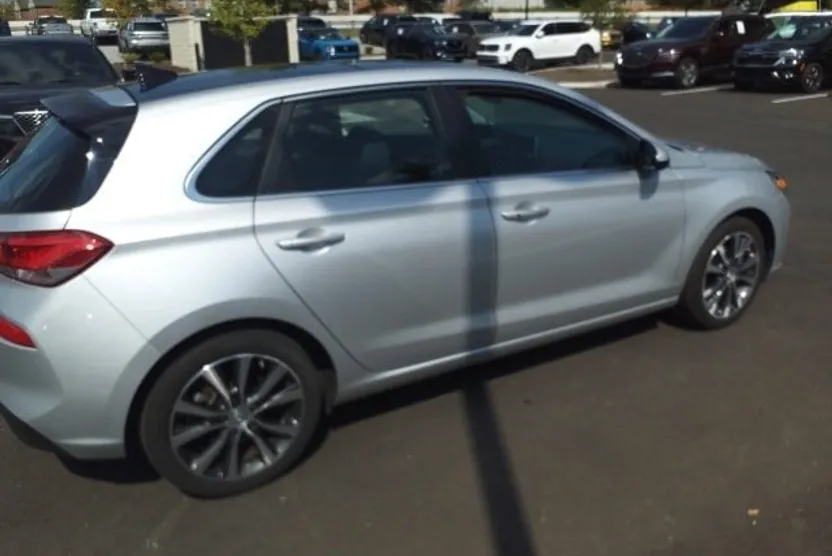 2018 Hyundai Elantra GT photo 1