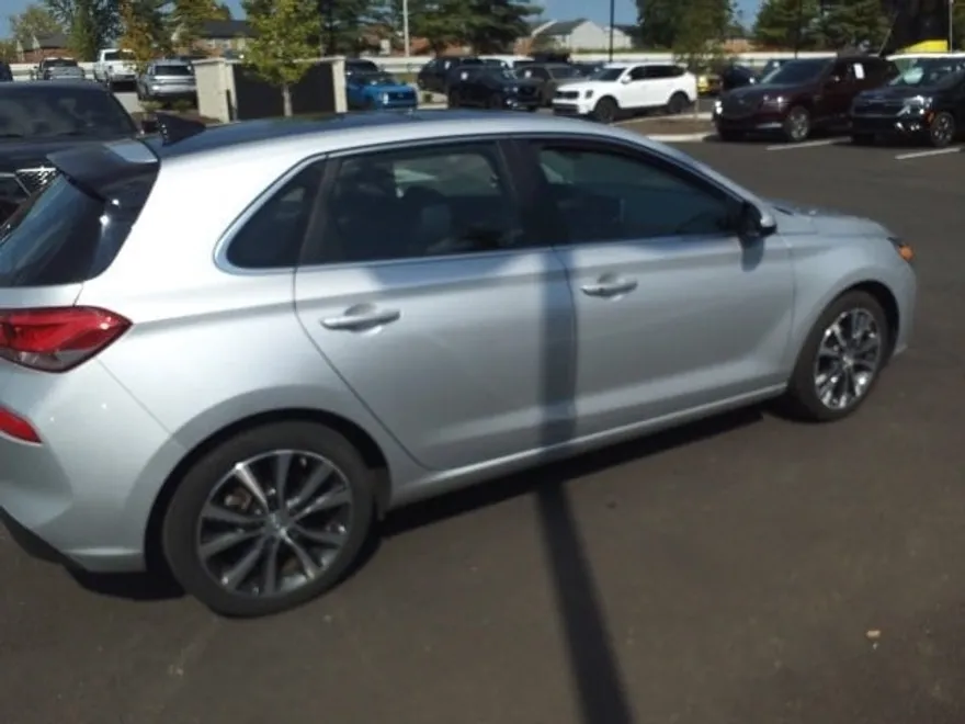2018 Hyundai Elantra GT photo 1