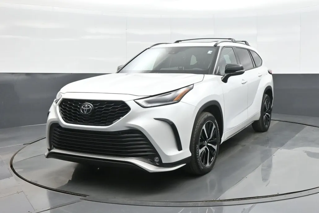 2022 Toyota Highlander XSE photo 1