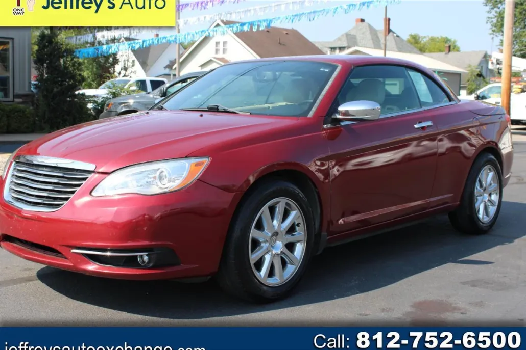 2012 Chrysler 200 Limited photo 1
