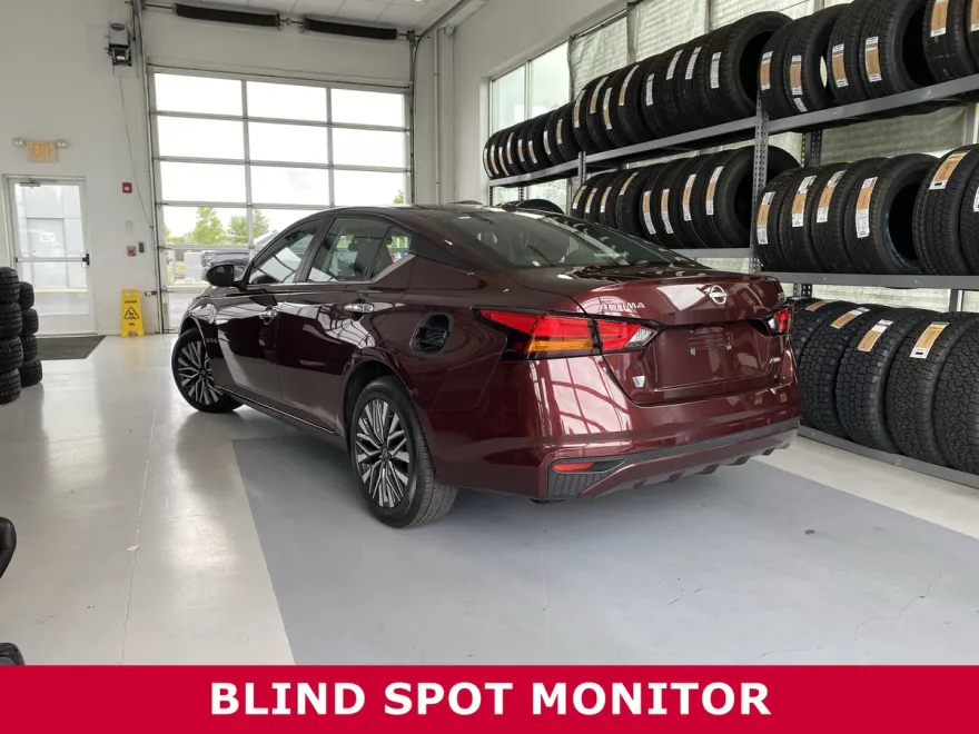 2024 Nissan Altima 2.5 SV photo 1