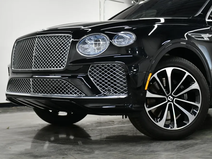 2022 Bentley Bentayga V8 photo 1