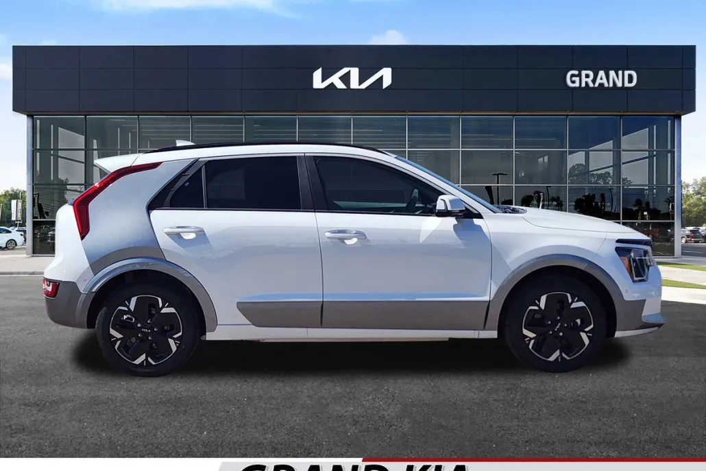 2025 Kia Niro EV Wave photo 1