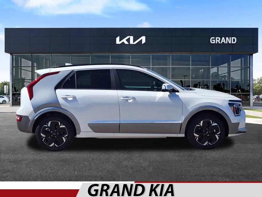 2025 Kia Niro EV Wave photo 1