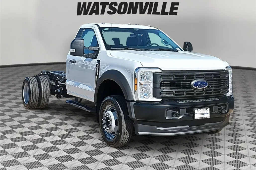 2025 Ford F-550 XL photo 1