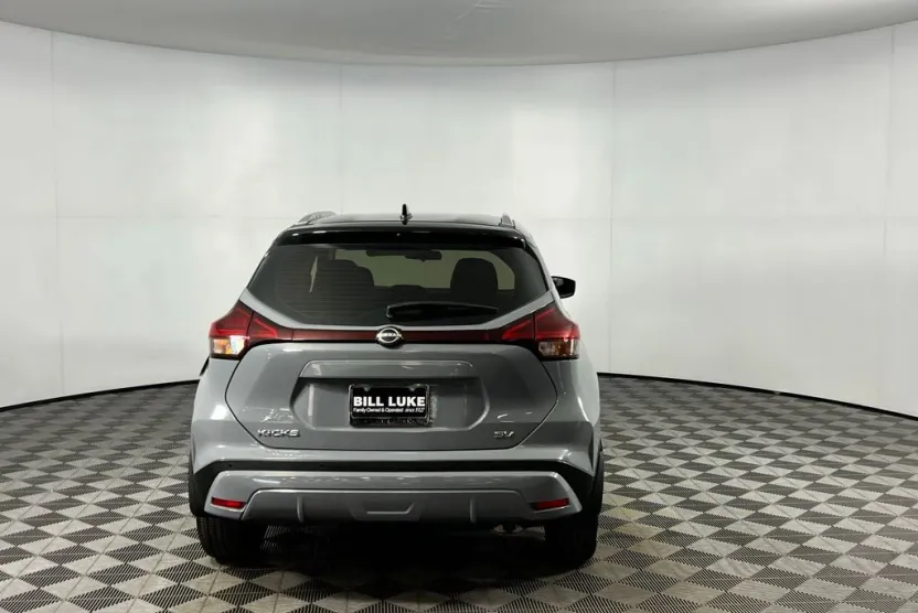 2023 Nissan Kicks SV photo 1