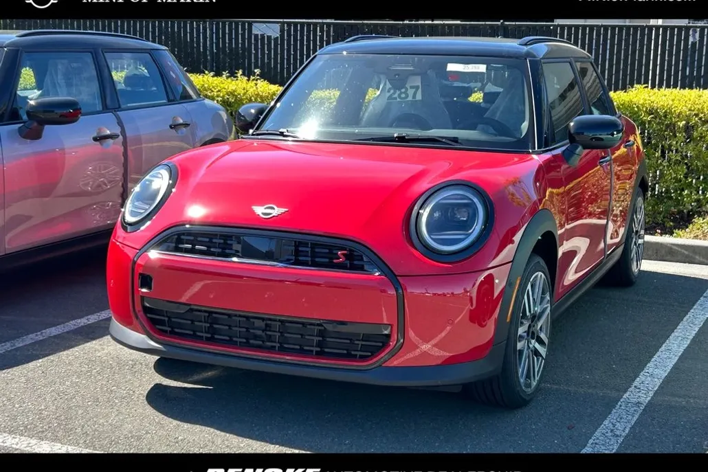 2025 Mini Cooper 4 Door Hardtop Signature photo 1
