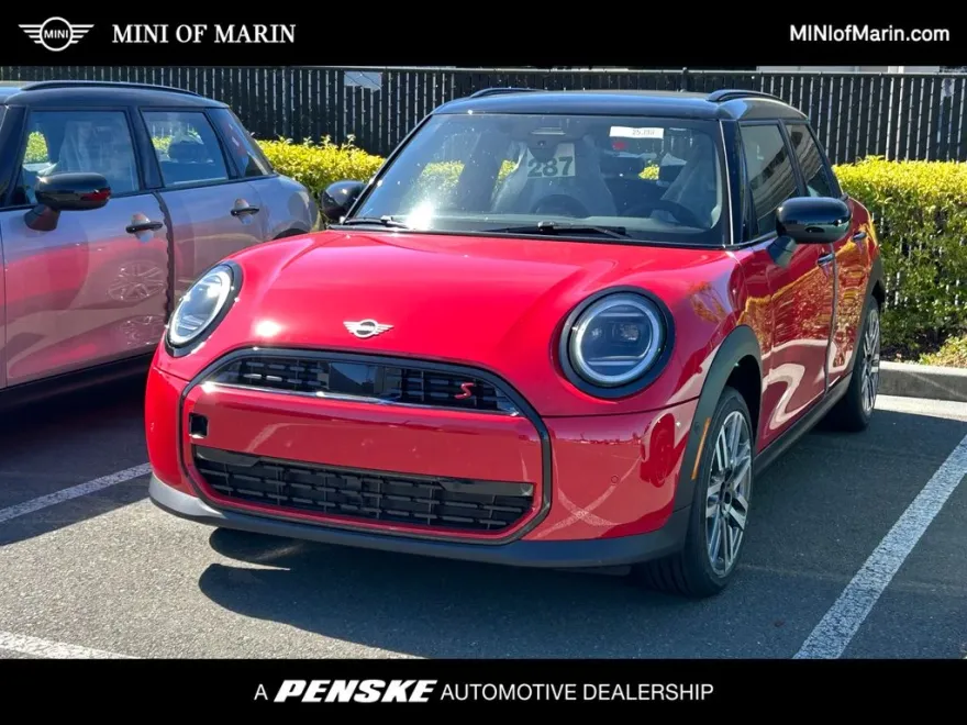 2025 Mini Cooper 4 Door Hardtop Signature photo 1