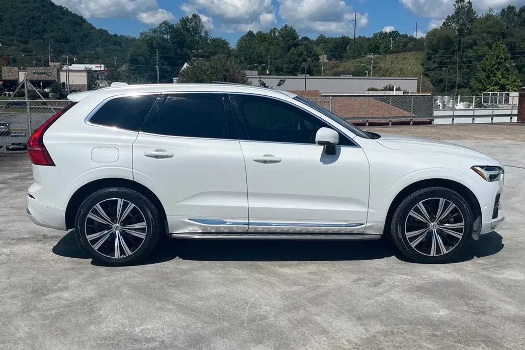 2022 Volvo XC60 Inscription photo 1