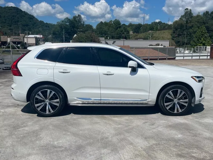 2022 Volvo XC60 Inscription photo 1