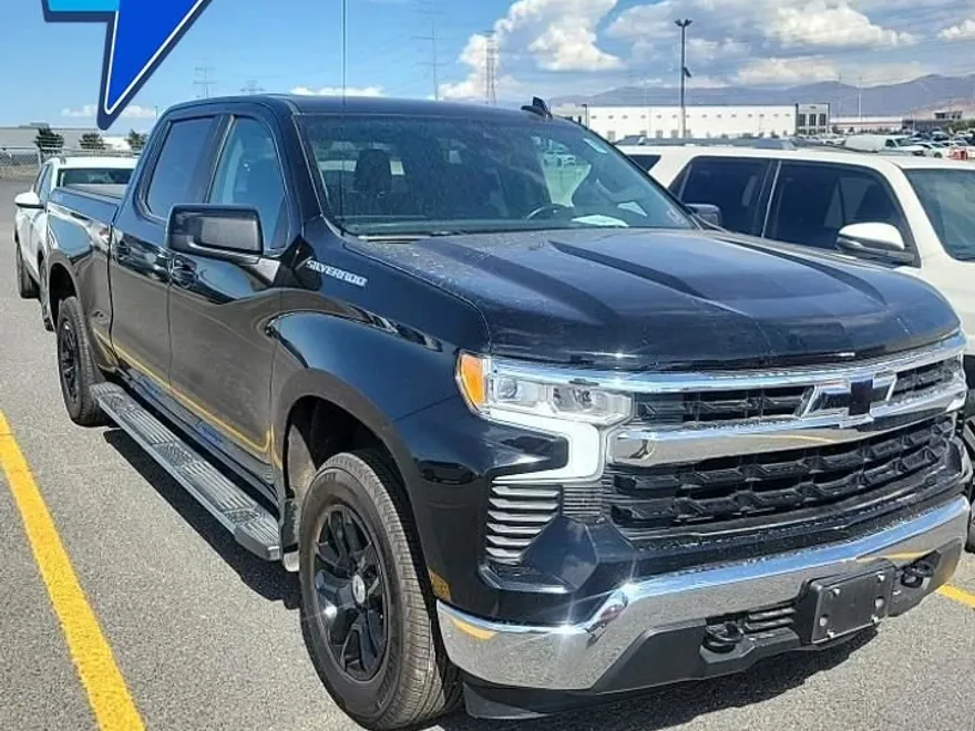 2022 Chevrolet Silverado 1500 LT photo 1