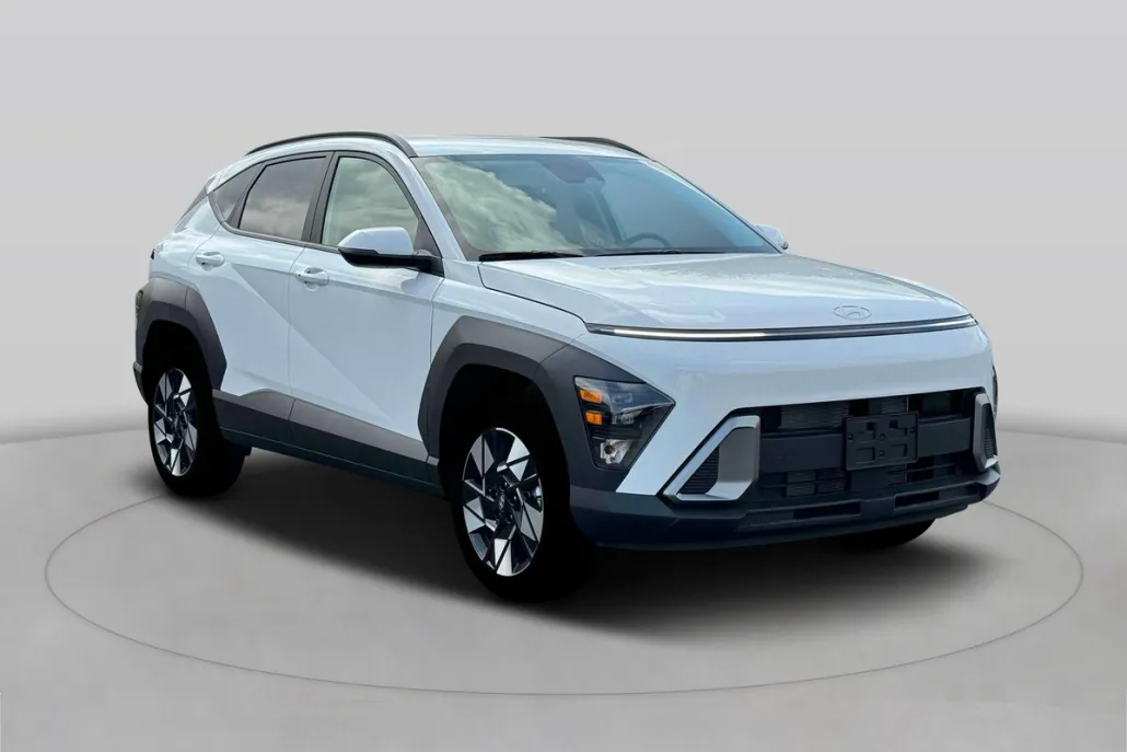 2025 Hyundai Kona SEL photo 1