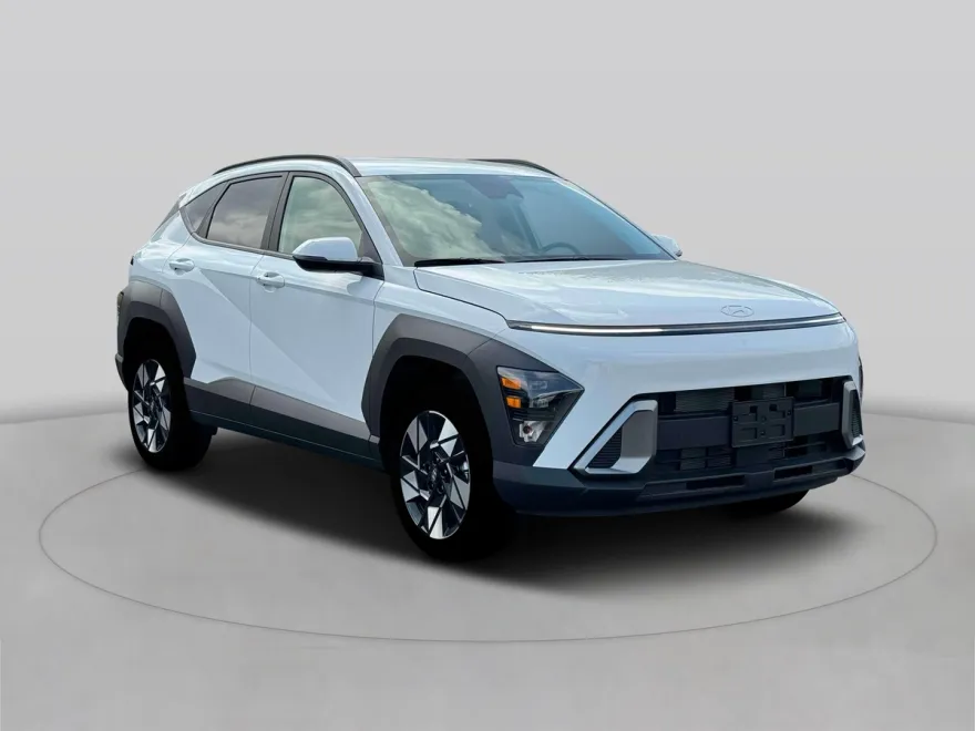 2025 Hyundai Kona SEL photo 1